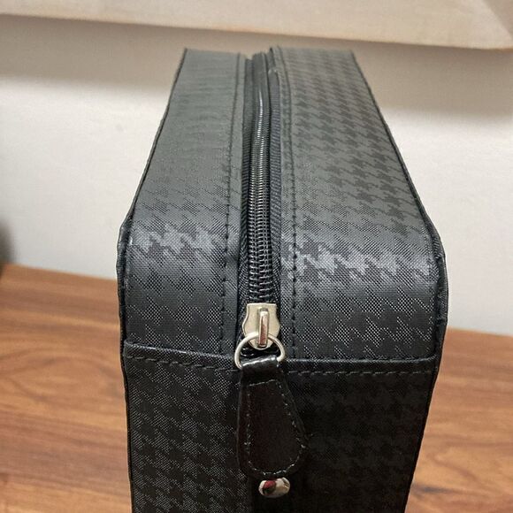 Dior Beauty Cosmetic/Jewlery Travel Case in Black Houndstooth with Silver logo. - Picture 5 of 10